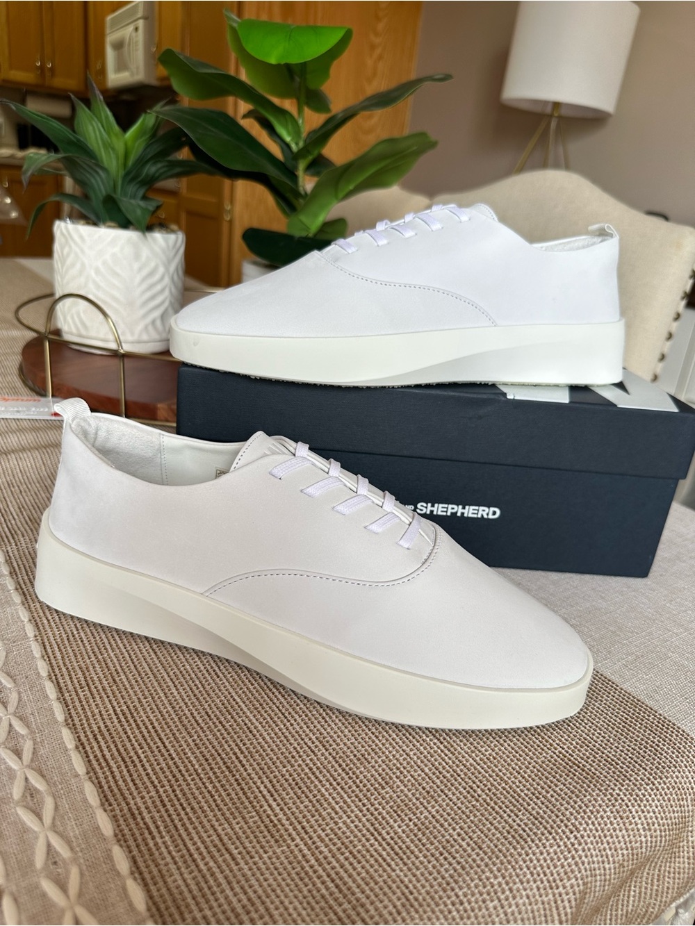 Wolf & Sheperd New Cruise Lace Up New in box Men’s 7.5/Womens 9